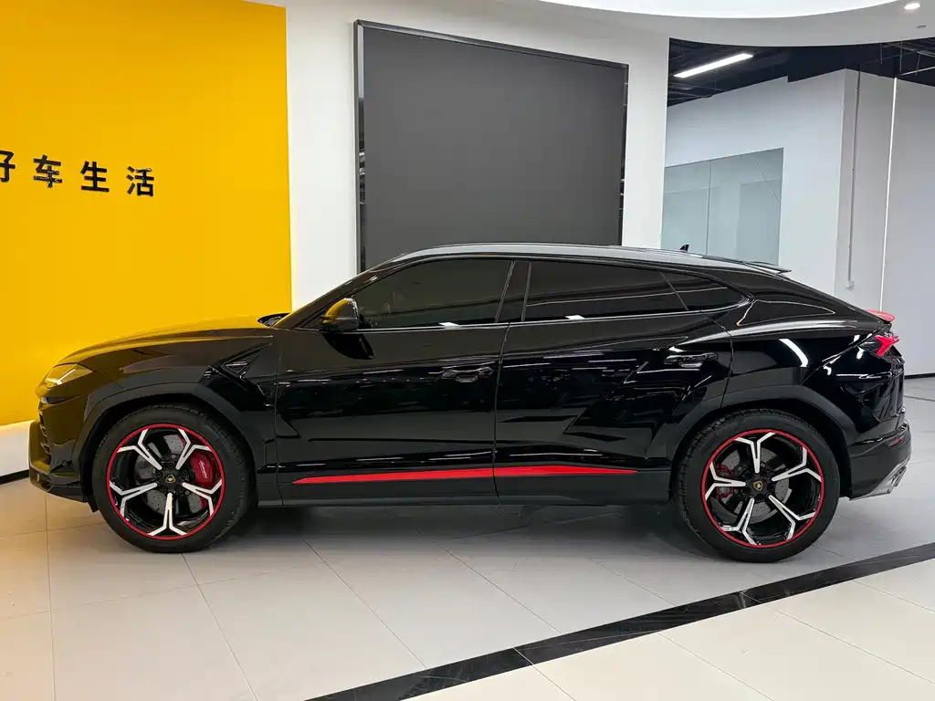 Lamborghini Urus 2022 — фото 9