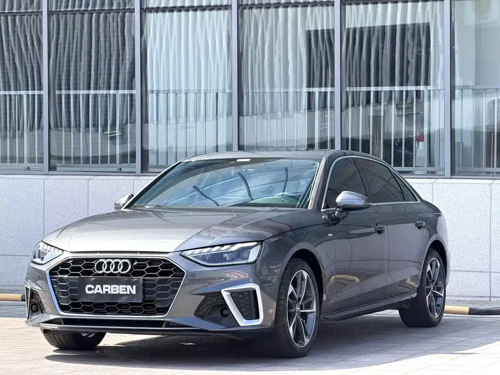 Audi A4L 2021 — фото 1