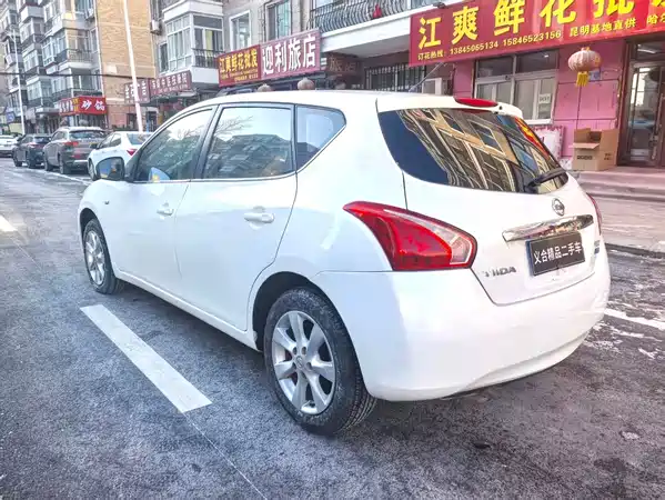 Nissan Tiida 2014