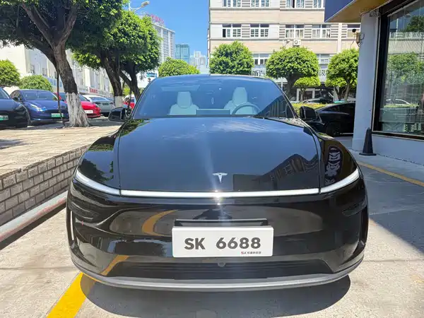 Tesla Model Y 2026