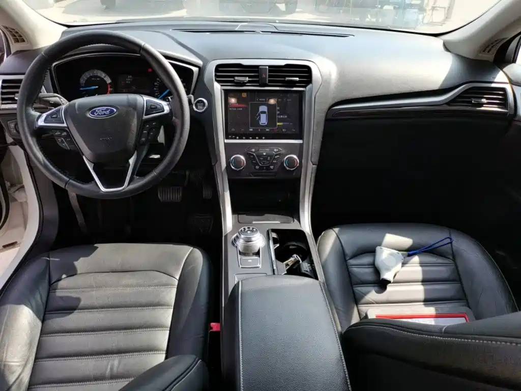 Ford Mondeo 2018 — фото 10