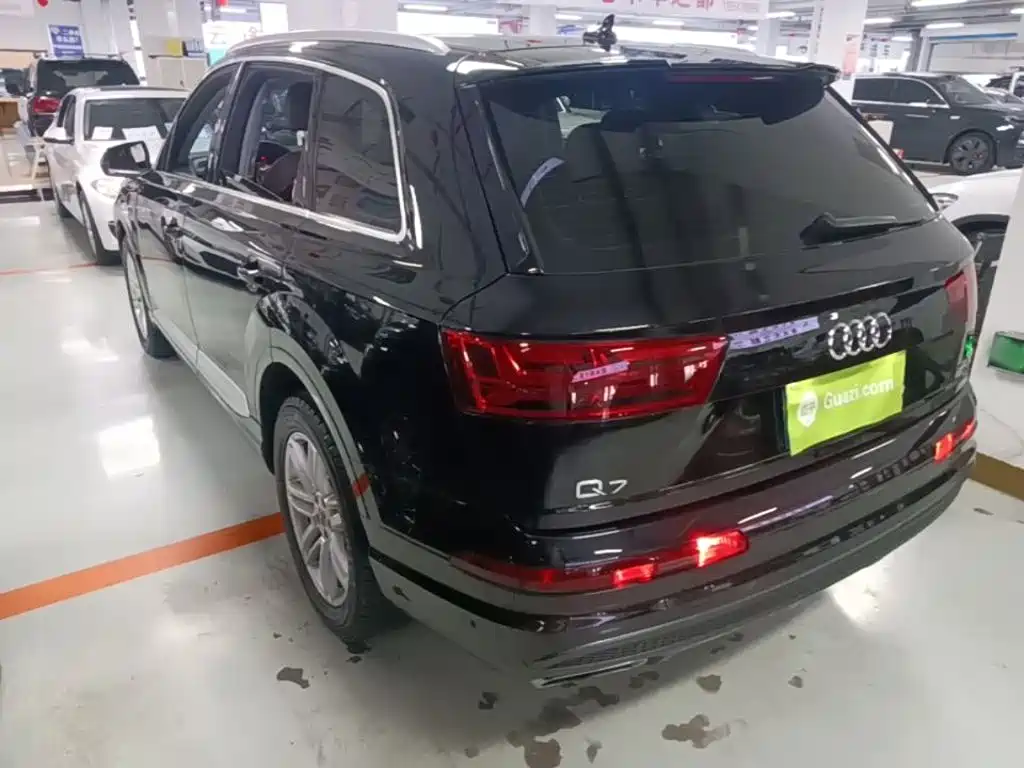 Audi Q7 2019 — фото 5