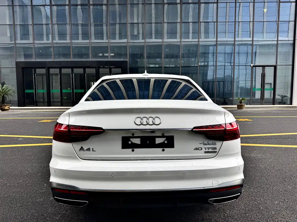 Audi A4L 2021 — фото 6