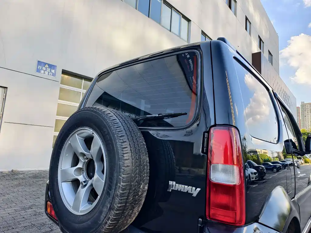 Suzuki Jimny 2013 — фото 13