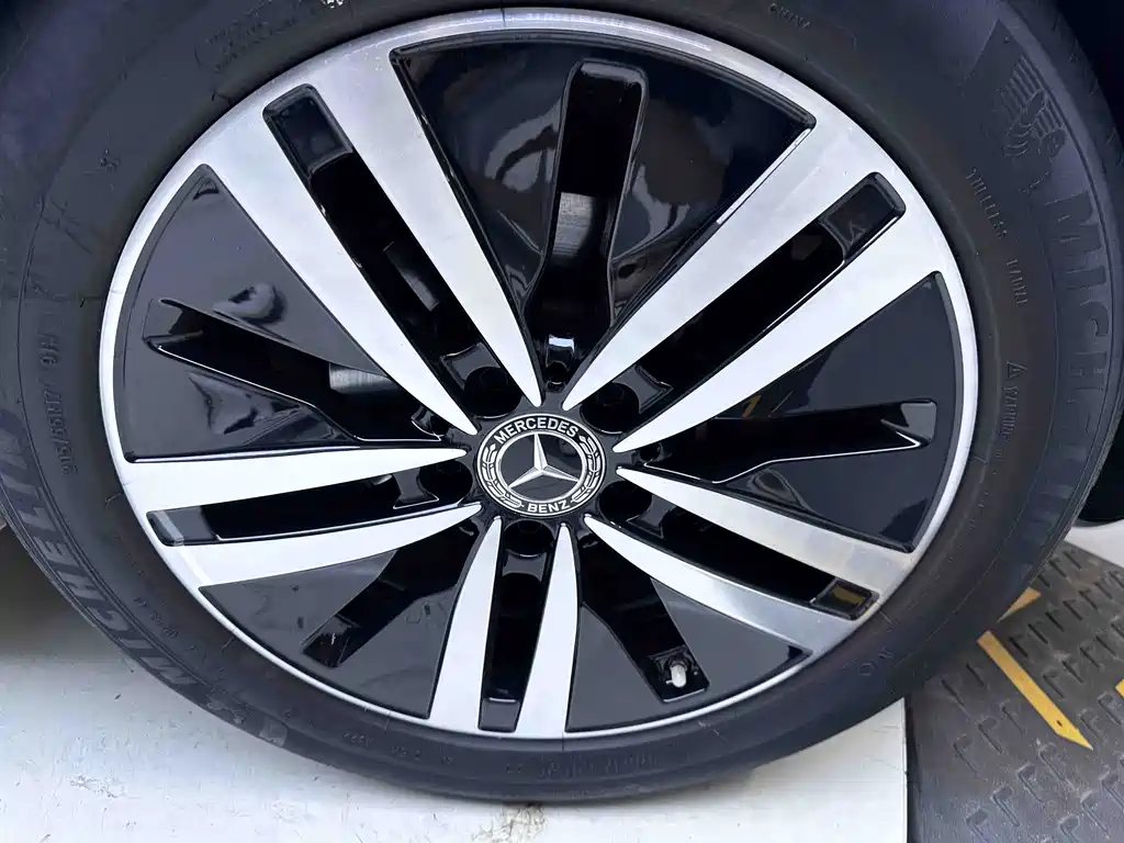 Mercedes-Benz A-Class 2023 — фото 11