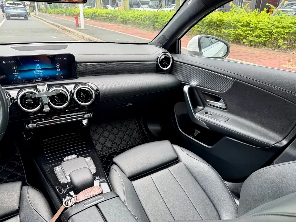 Mercedes-Benz A-Class 2021 — фото 26