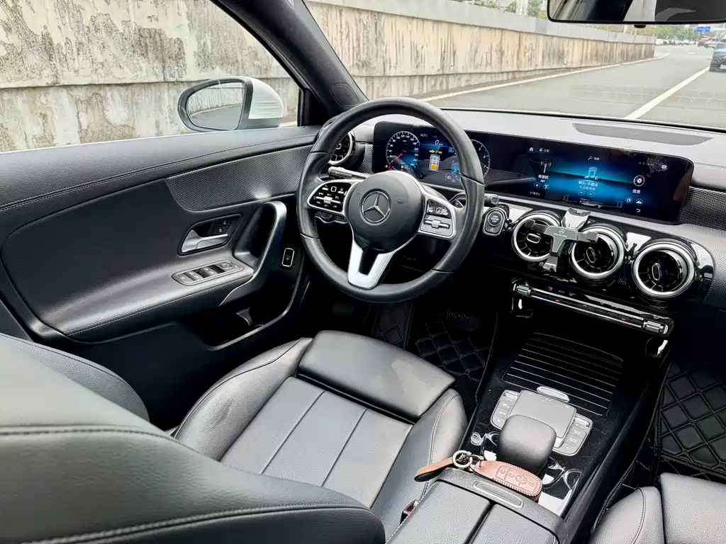 Mercedes-Benz A-Class 2021 — фото 27
