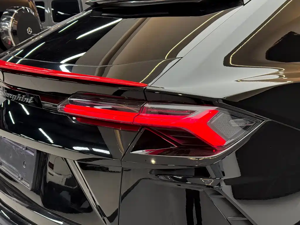 Lamborghini Urus 2022 — фото 10
