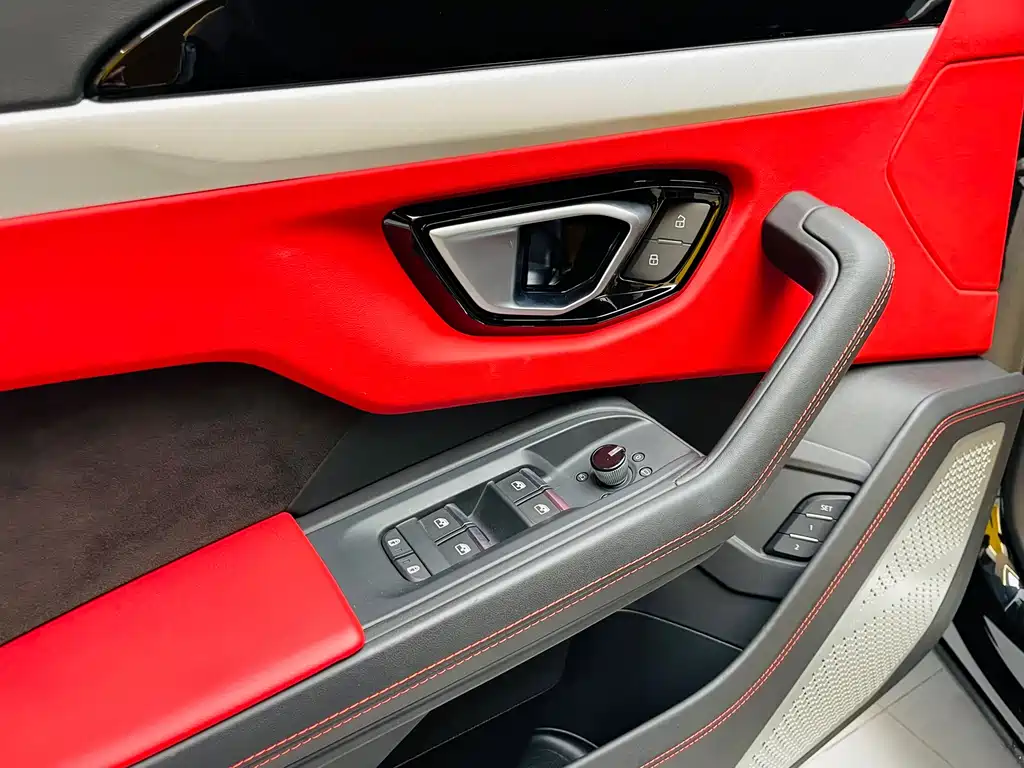Lamborghini Urus 2022 — фото 18