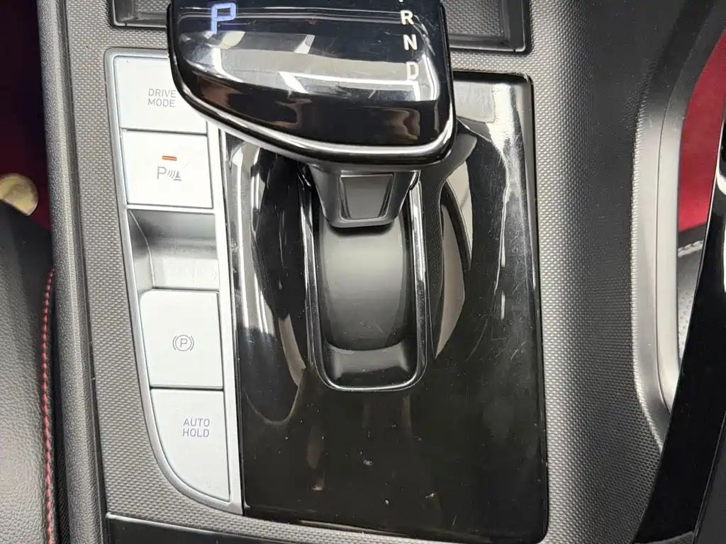 Hyundai Elantra 2023 — фото 17