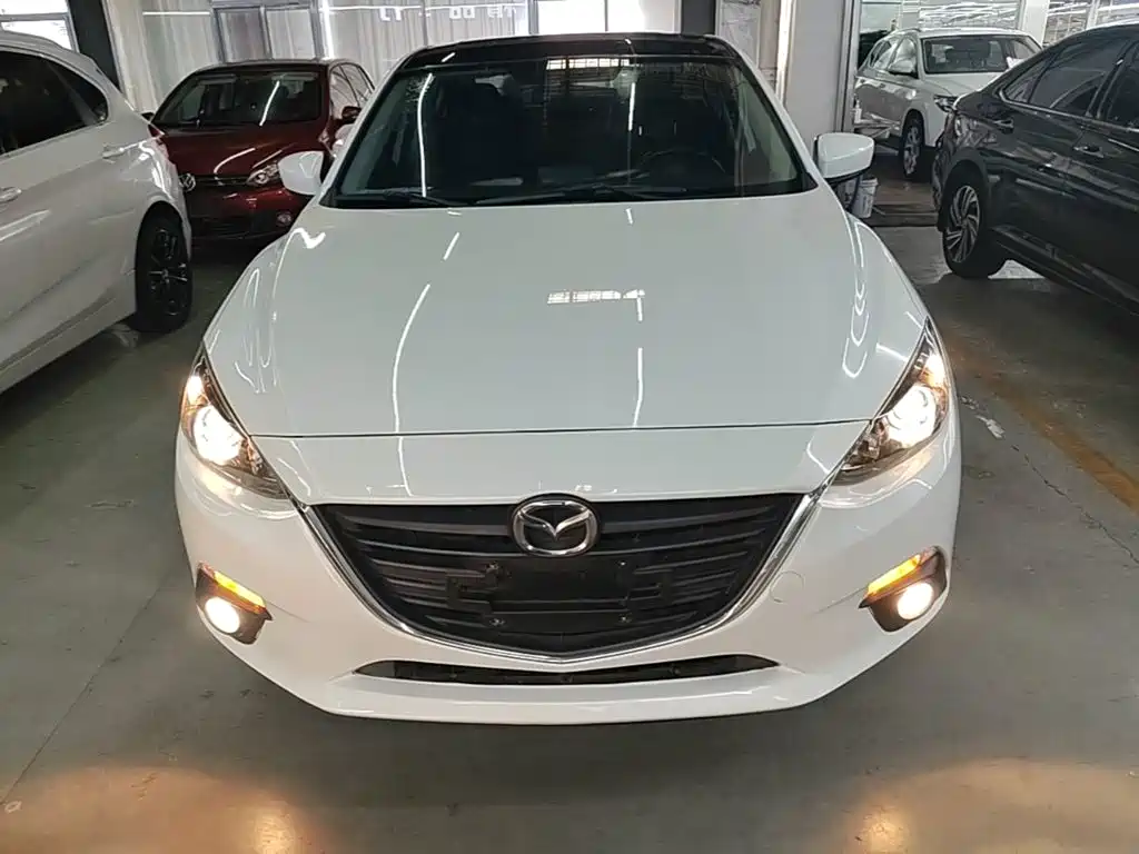 Mazda 3 Axela 2015
