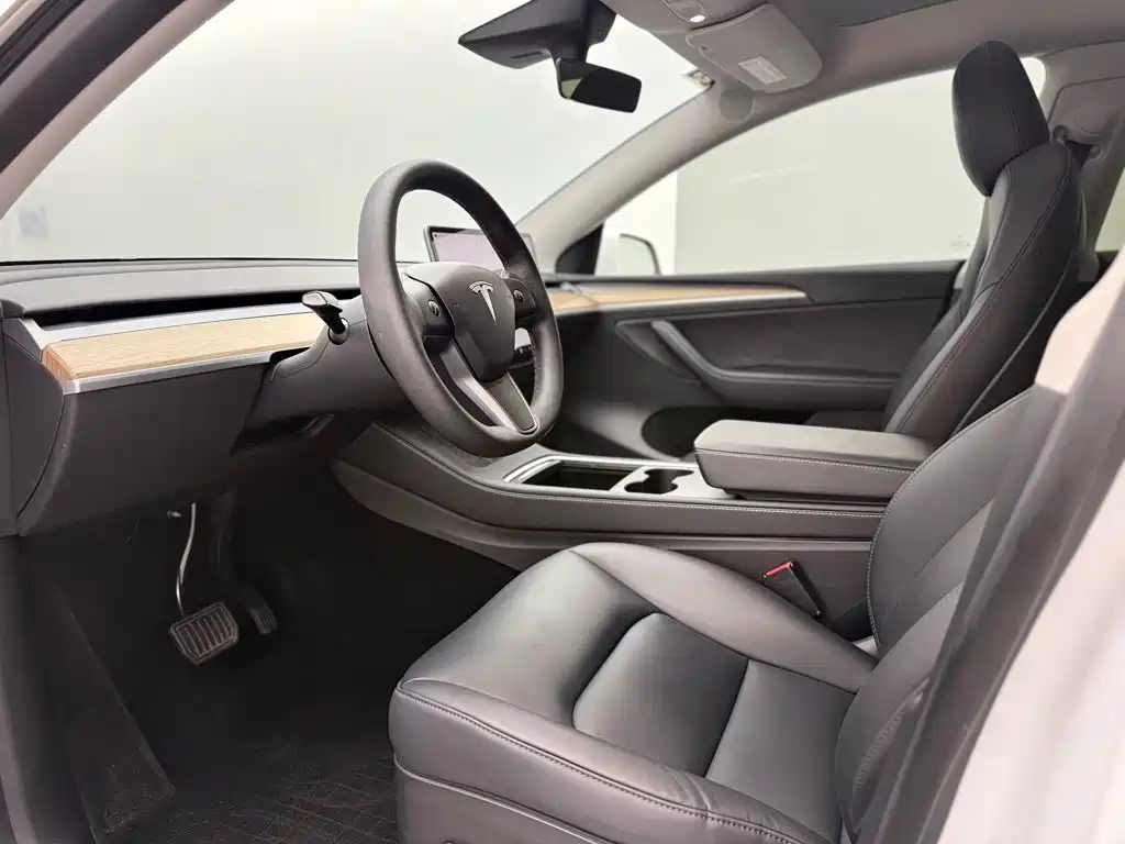 Tesla Model Y 2022 — фото 10