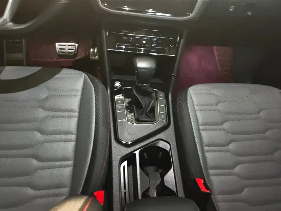 Volkswagen Tiguan X 2021 — фото 16