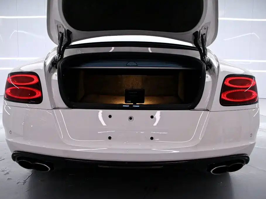 Bentley Continental 2016 — фото 16