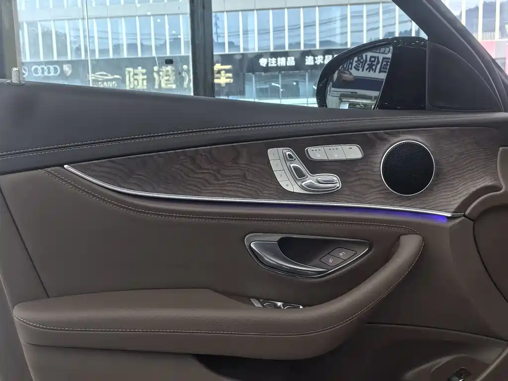 Mercedes-Benz E-Class 2019 — фото 9