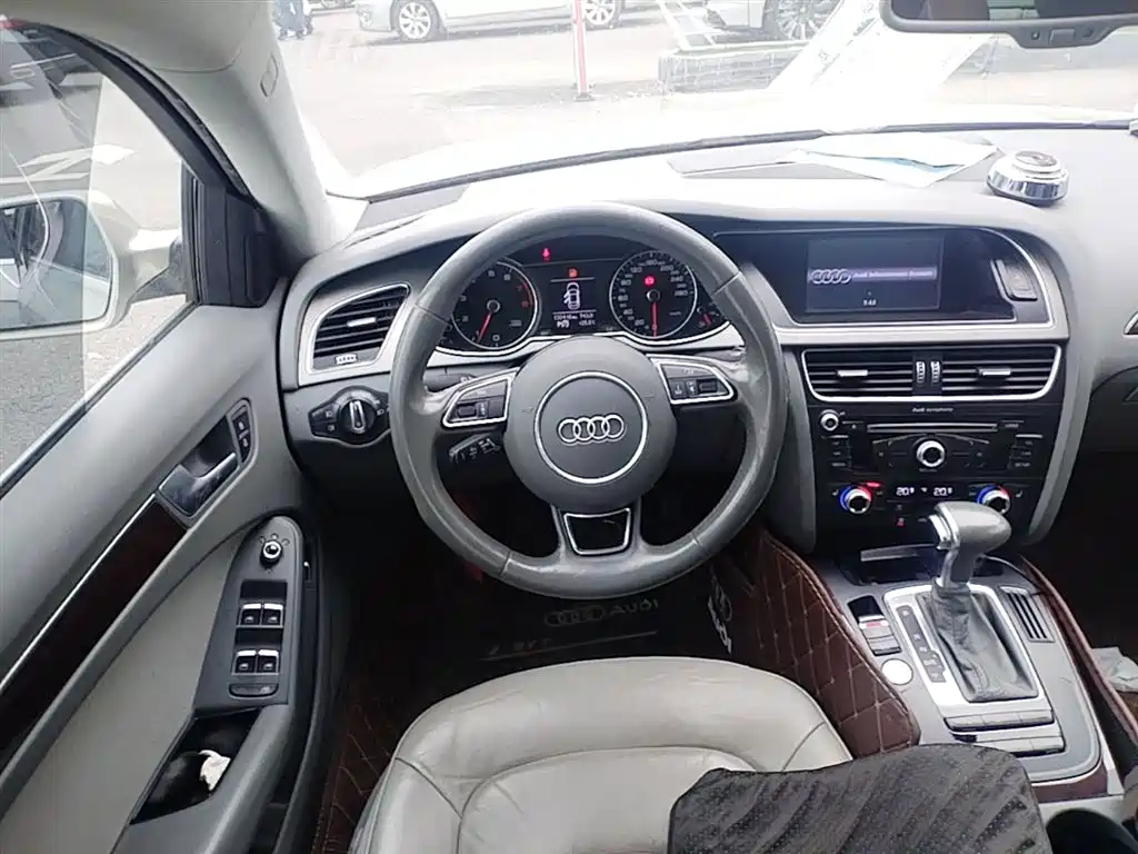 Audi A4L 2016 — фото 17