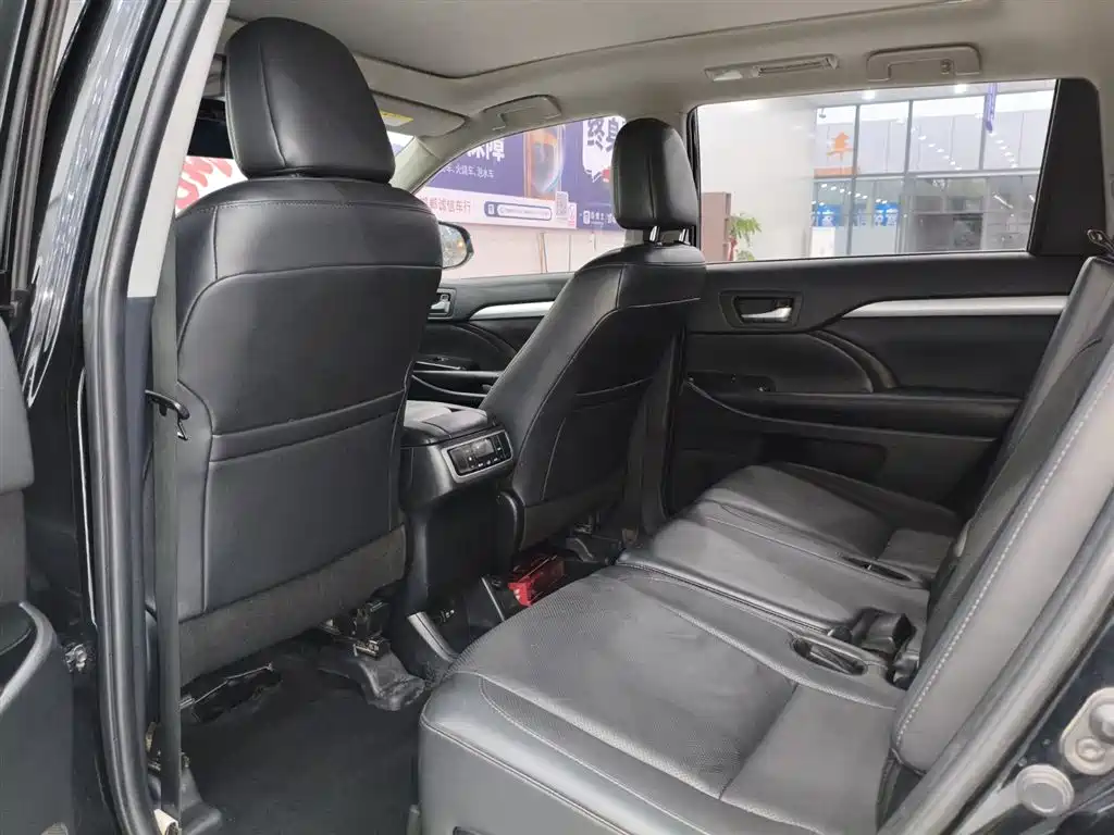 Toyota Highlander 2021 — фото 13