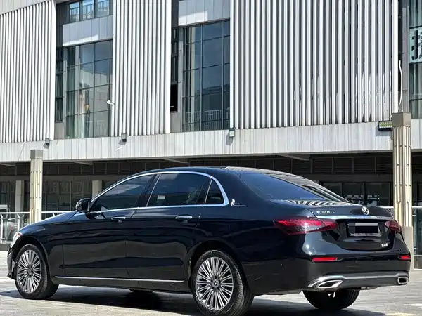 Mercedes-Benz E-Class 2023