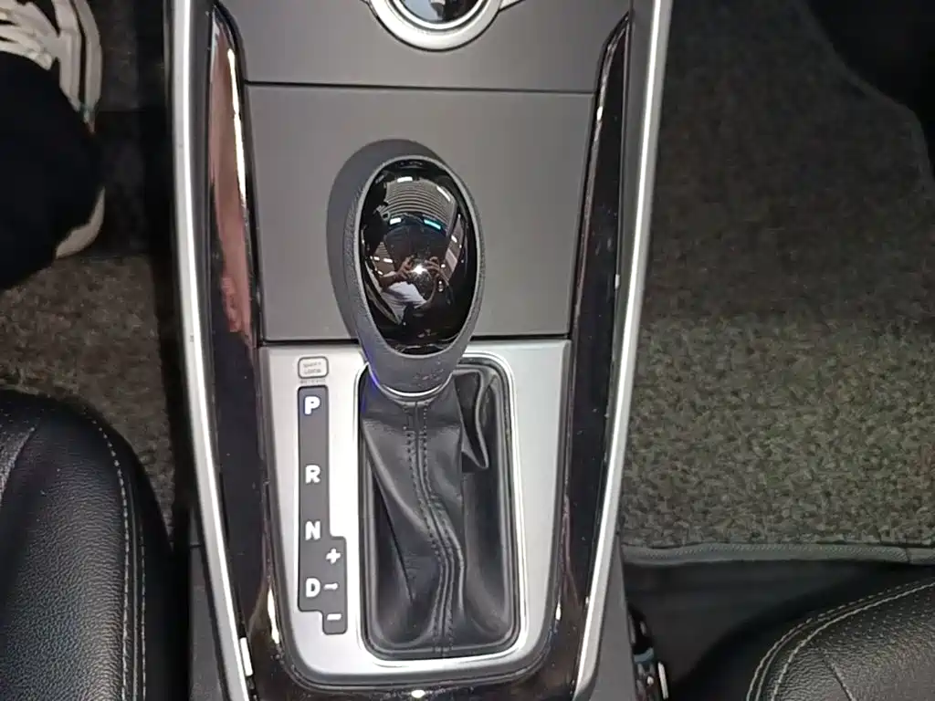 Hyundai Elantra Langdong 2016 — фото 14