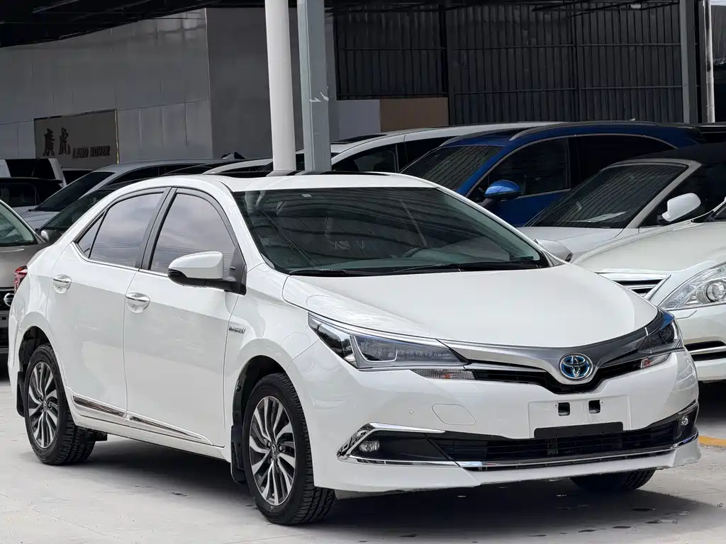 Toyota Corolla 2018 — фото 2
