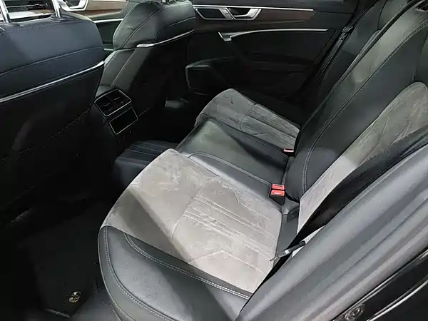 Audi A6L 2023