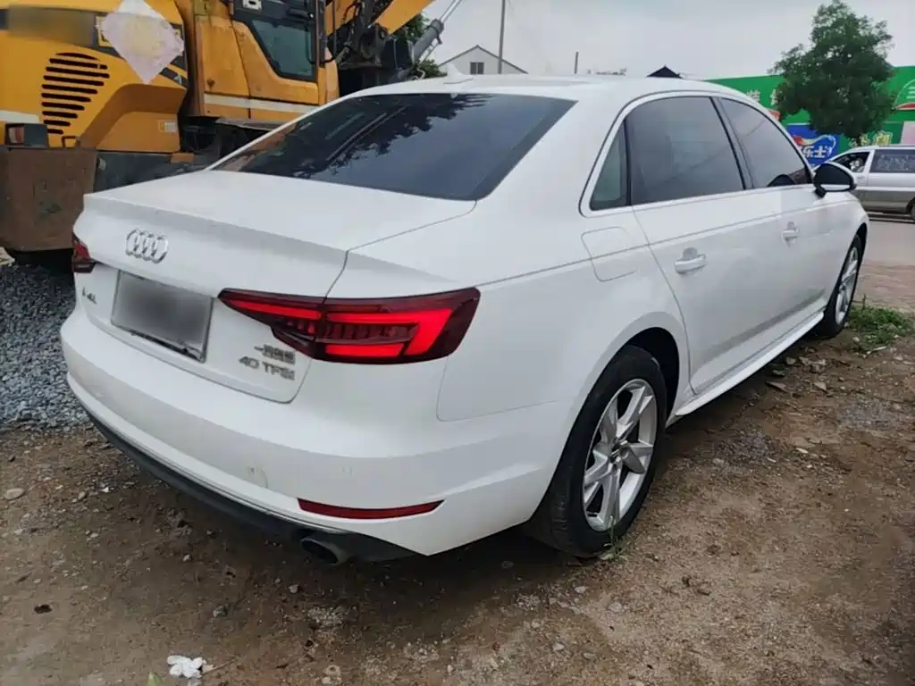 Audi A4L 2018