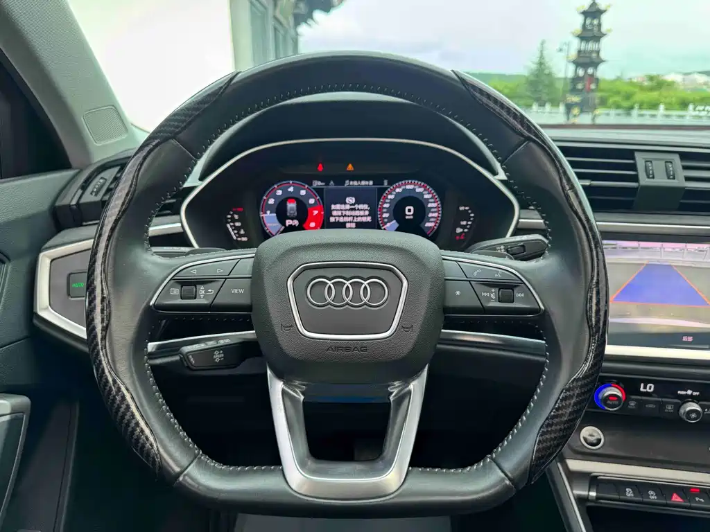 Audi Q3 2021 — фото 15