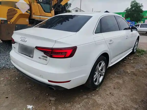 Audi A4L 2018