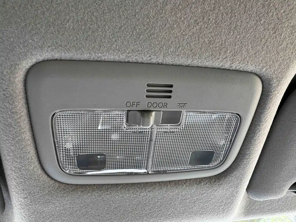 Toyota Yaris L 2022 — фото 22