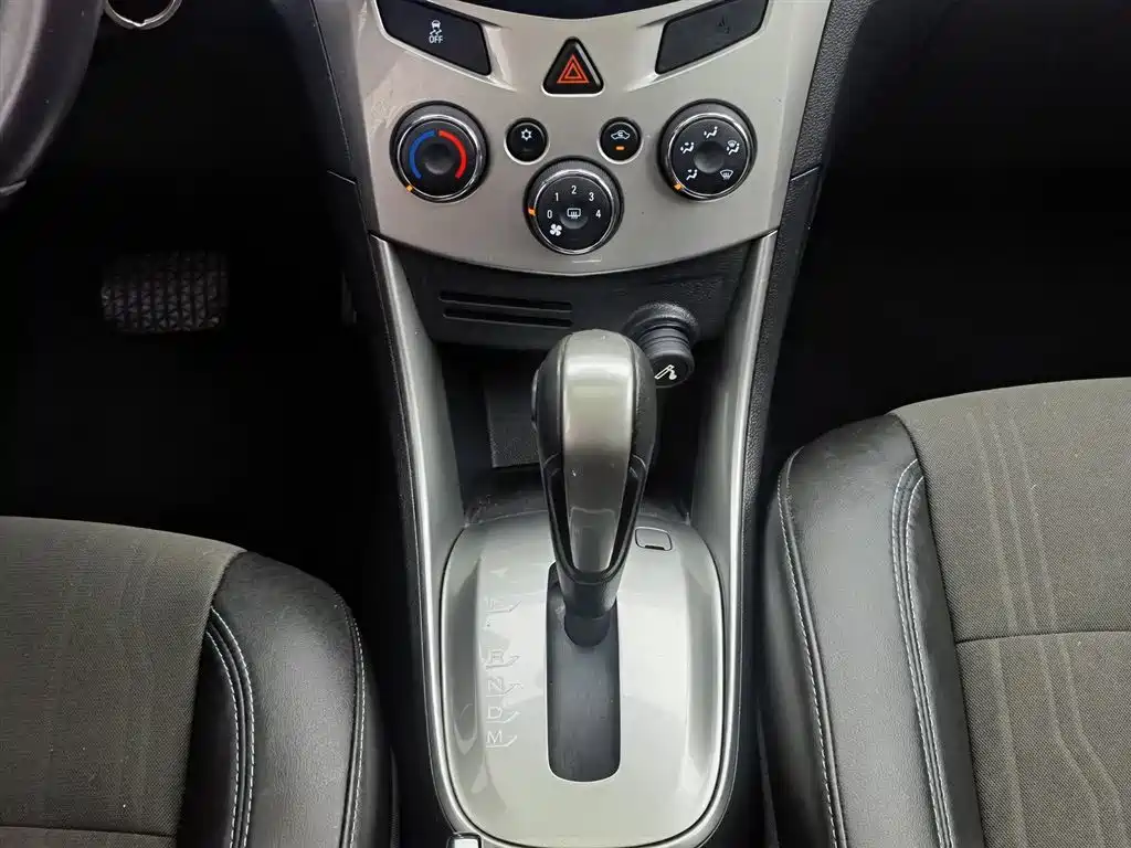 Chevrolet Trax 2015 — фото 13
