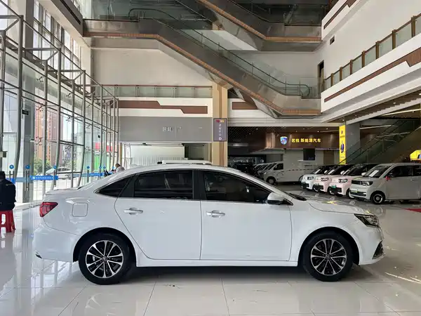 Roewe i6 New Energy 2020
