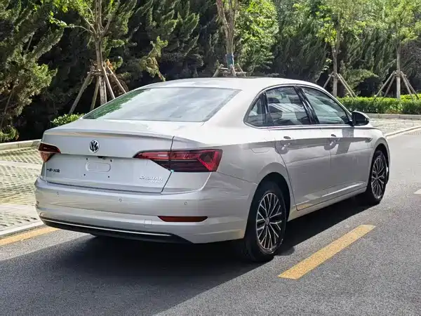 Volkswagen Sagitar 2019