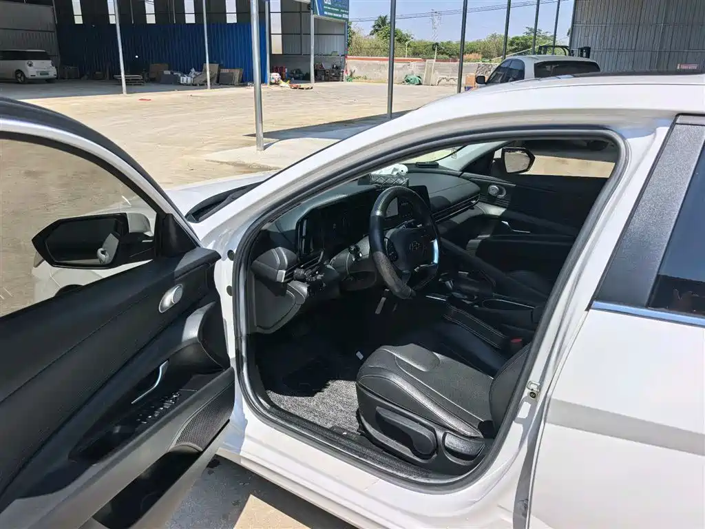 Hyundai Elantra 2021