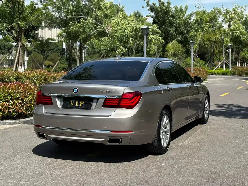 BMW 7 Series 2015 — фото 9