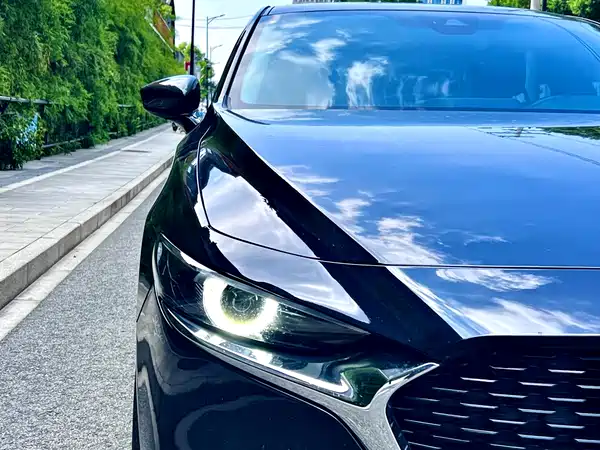 Mazda 3 Axela 2023