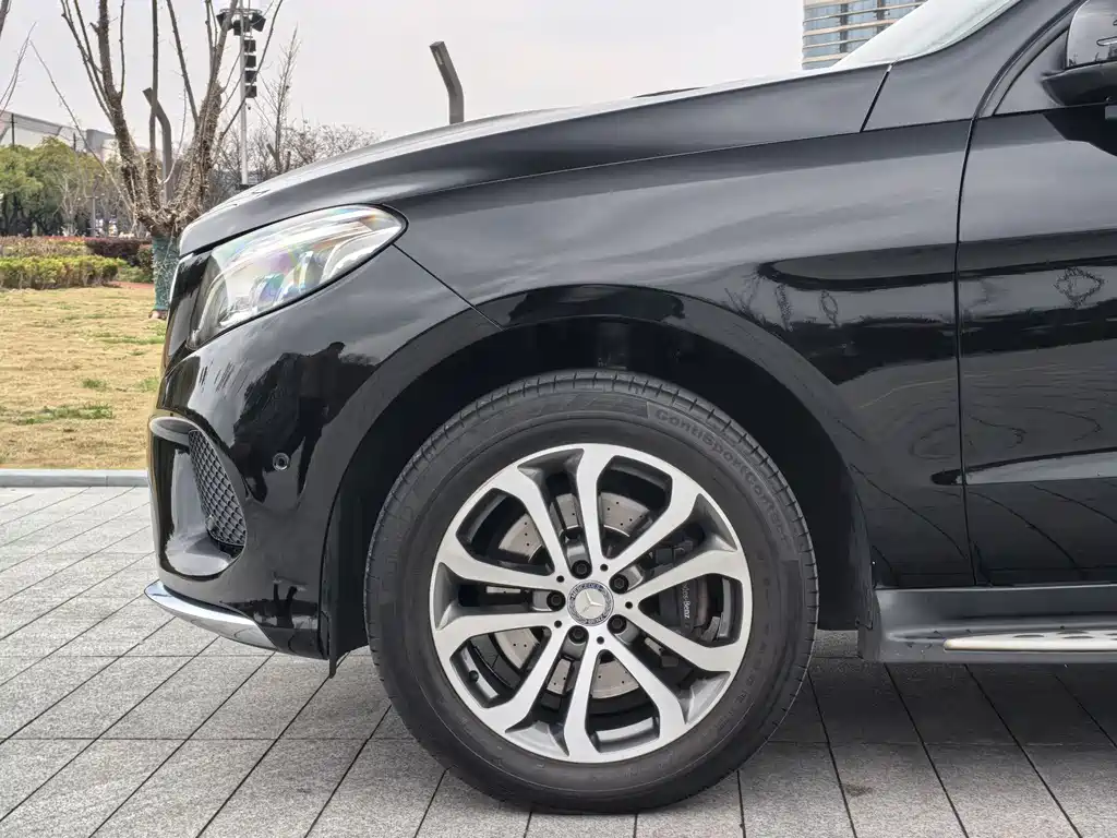 Mercedes-Benz GLE 2017 — фото 4