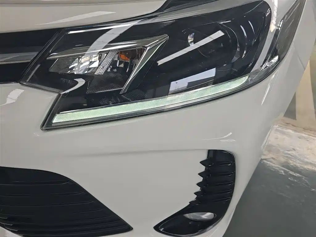 Toyota Vios 2023 — фото 24