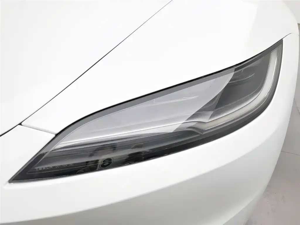 Tesla Model 3 2025 — фото 7