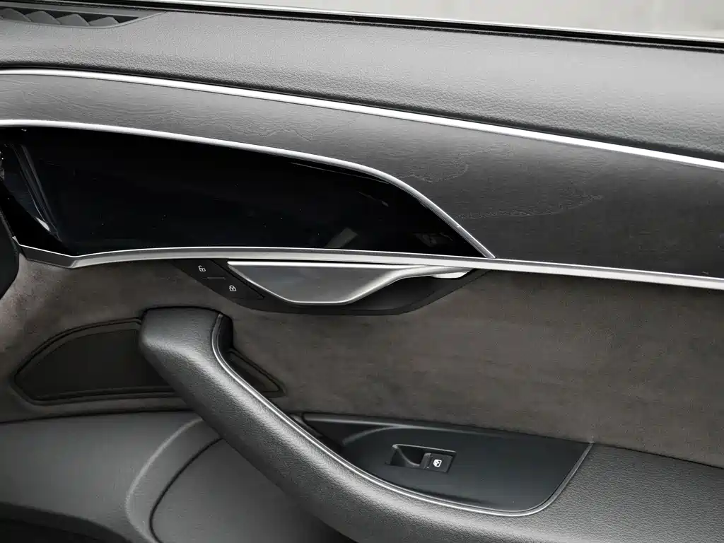 Audi A8 2019 — фото 8