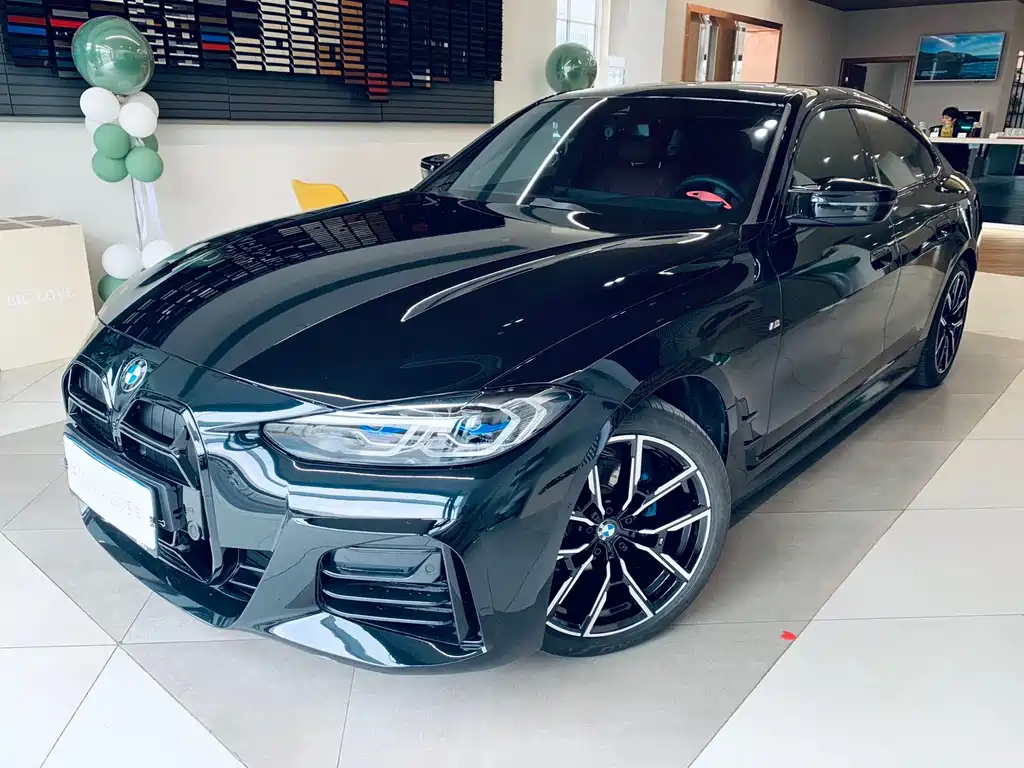 BMW 4 Series 2024 — фото 1