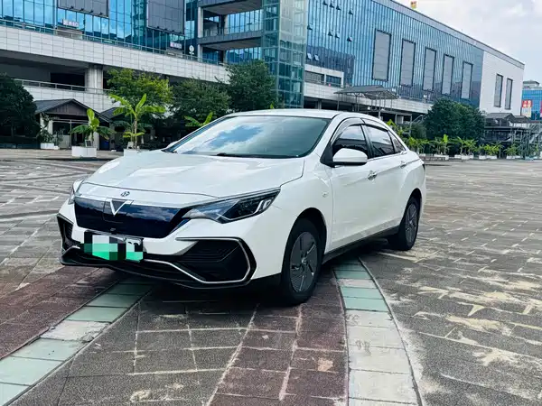Venucia D60 EV 2023