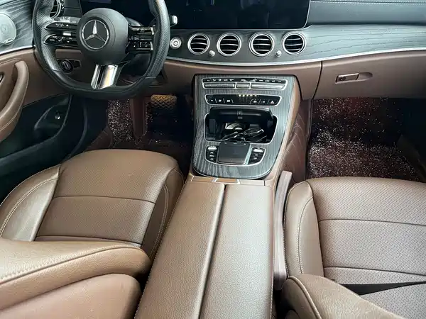 Mercedes-Benz E-Class 2022