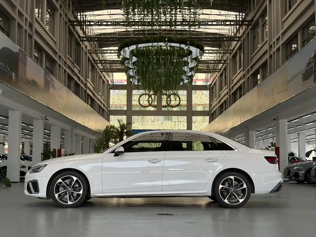 Audi A4L 2023