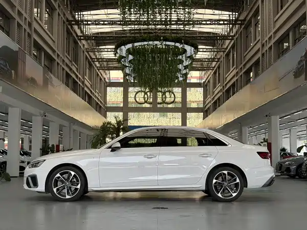 Audi A4L 2023