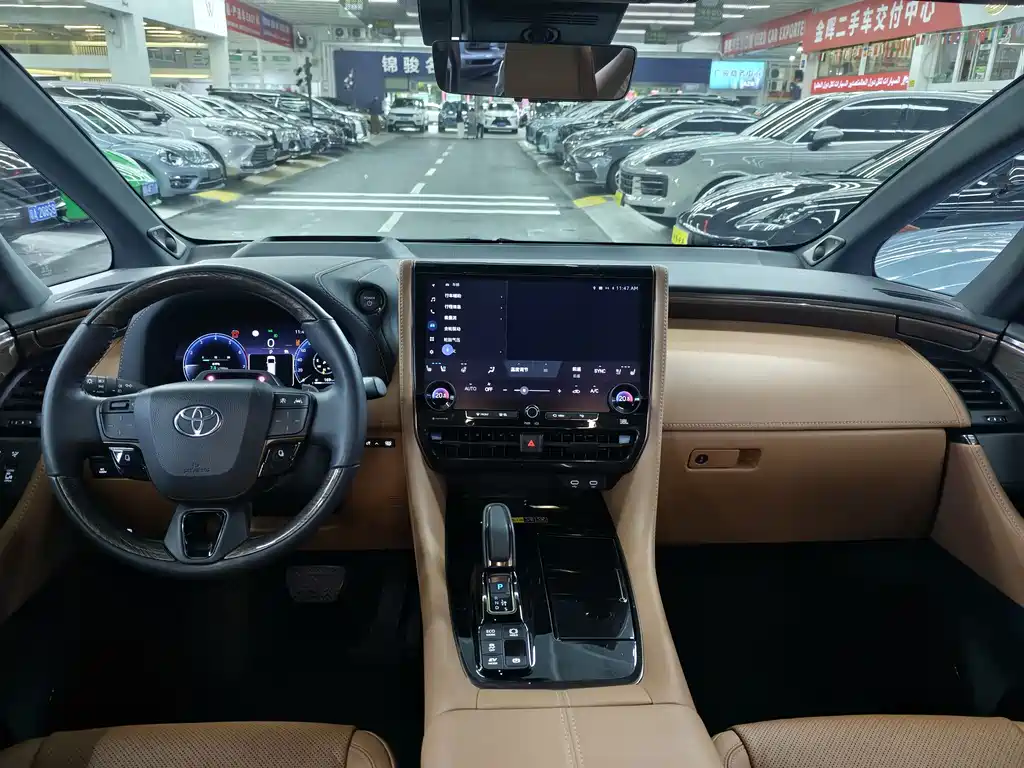 Toyota Alphard 2023 — фото 14