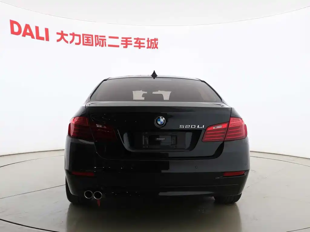 BMW 5 Series 2015 — фото 15
