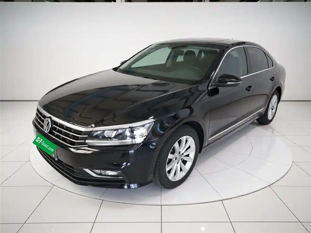 Volkswagen Passat 2019 — фото 1