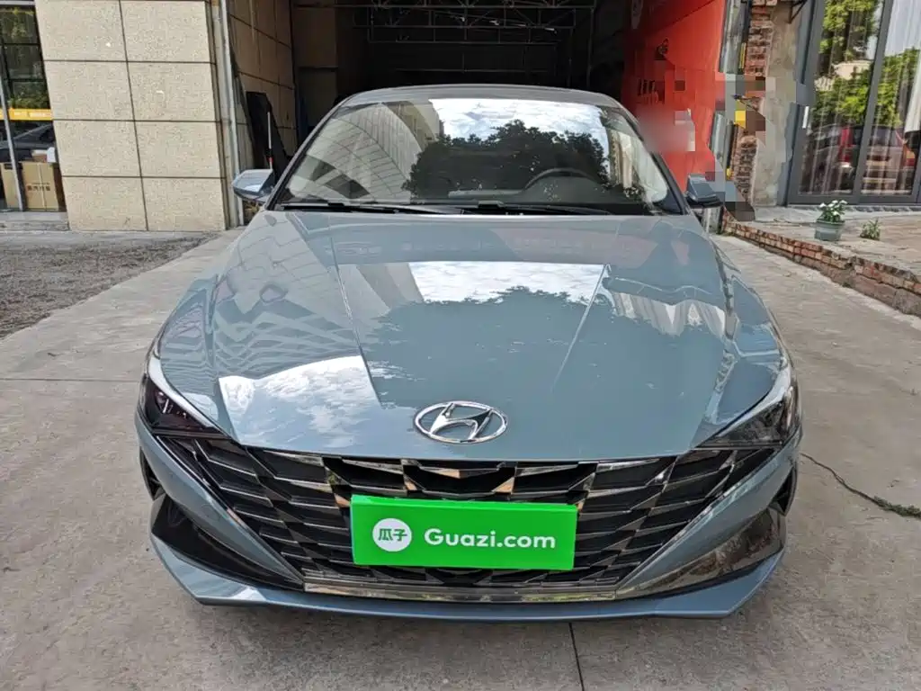 Hyundai Elantra 2022