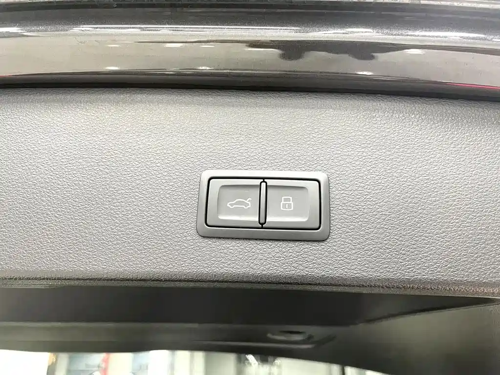 Audi Q2L 2023 — фото 14
