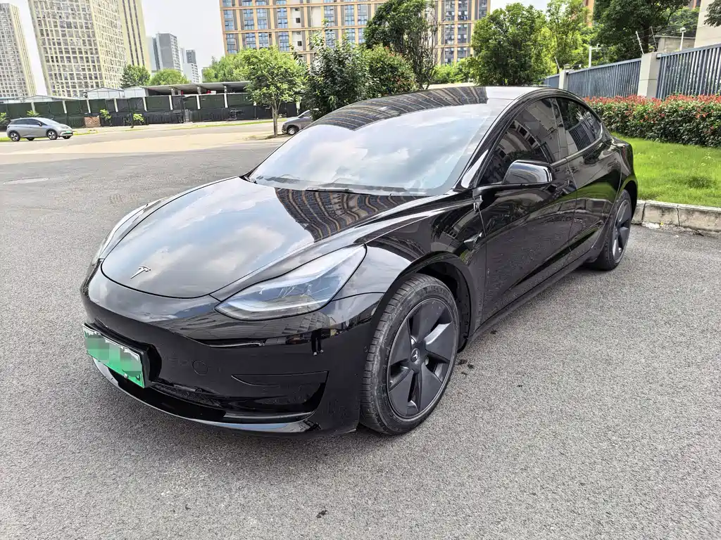 Tesla Model 3 2023 — фото 1
